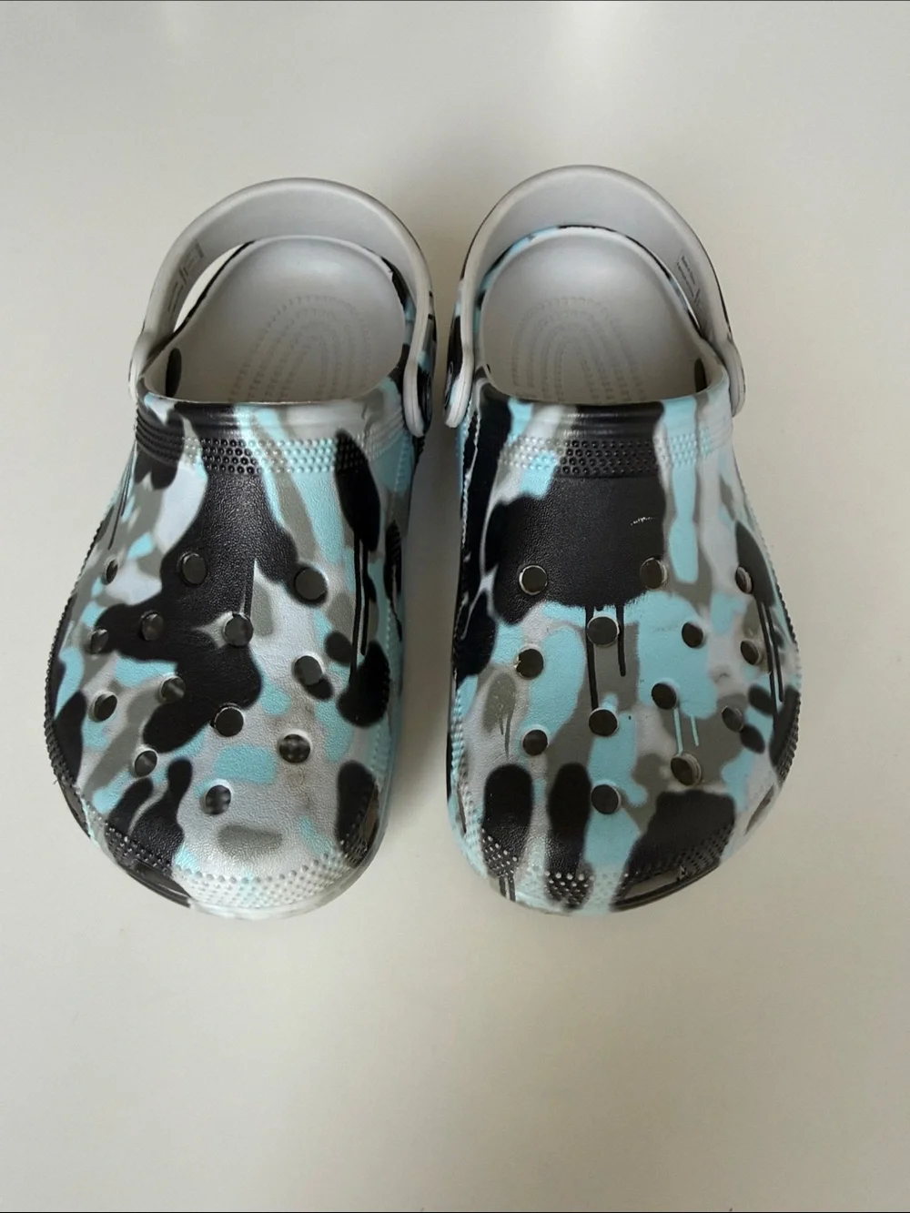 CROCS Kids Clog in Black, Light Blue & Gray Camo